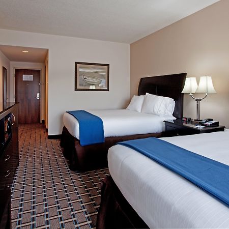 Holiday Inn Express Hotel & Suites Hope Mills-Fayetteville Airport, An Ihg Hotel Habitación foto