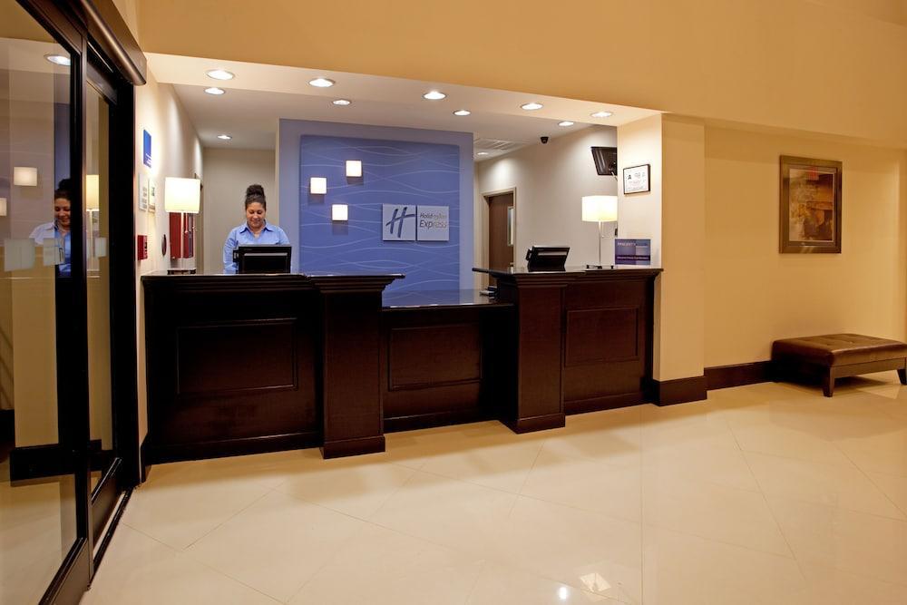 Holiday Inn Express Hotel & Suites Hope Mills-Fayetteville Airport By Ihg Exterior foto