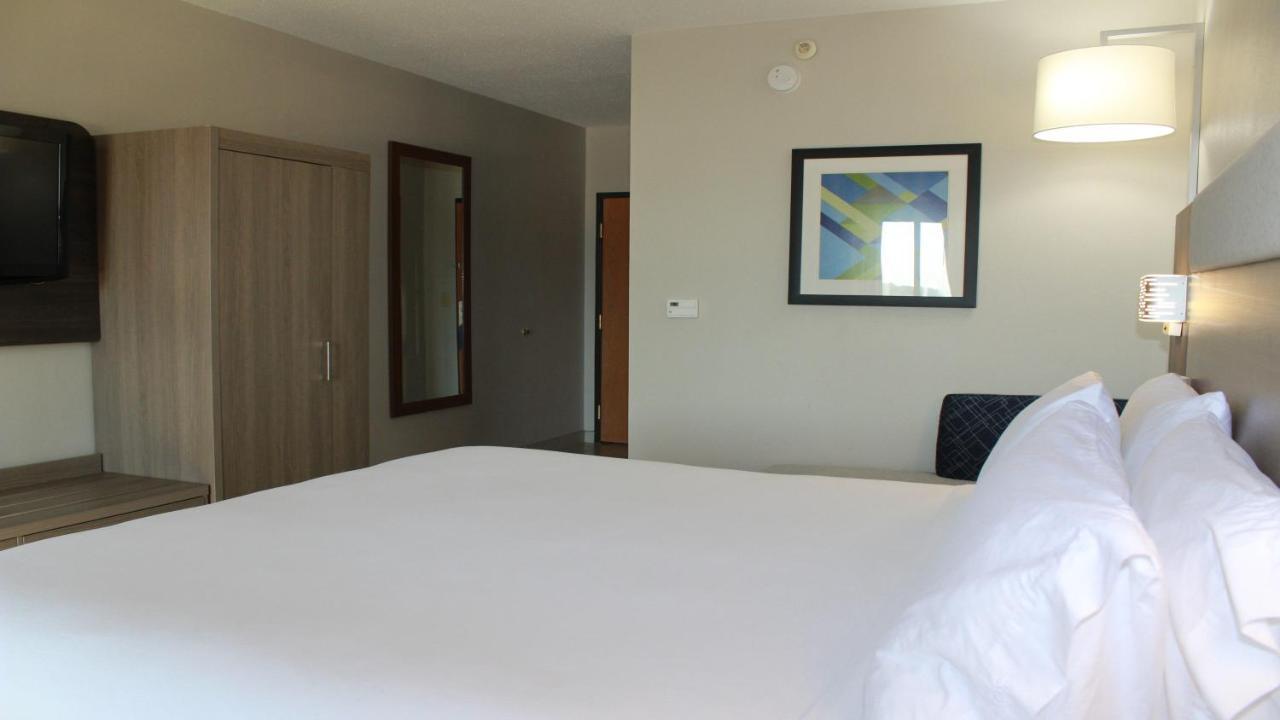 Holiday Inn Express Hotel & Suites Hope Mills-Fayetteville Airport By Ihg Exterior foto